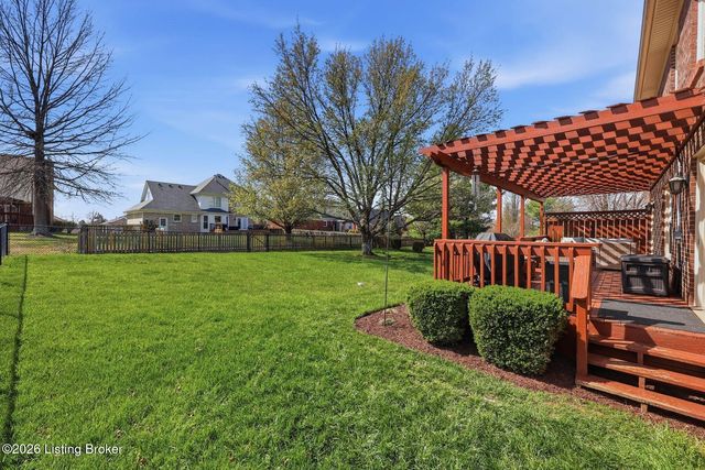 11708 Saratoga Woods Ct, Louisville, KY 40299