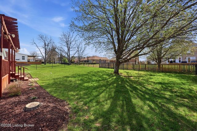 11708 Saratoga Woods Ct, Louisville, KY 40299