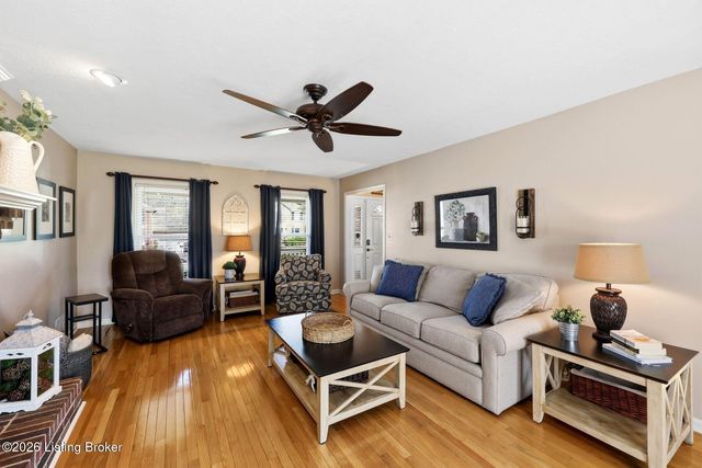 11708 Saratoga Woods Ct, Louisville, KY 40299