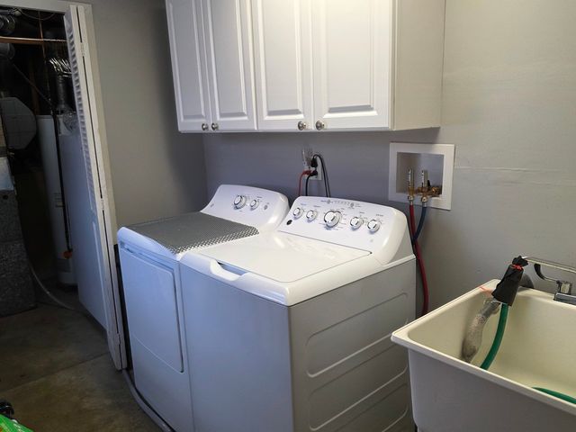 807 W Manor Court W, Glenwood, IL 60425