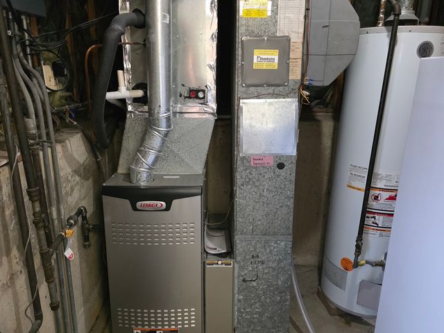 807 W Manor Court W, Glenwood, IL 60425