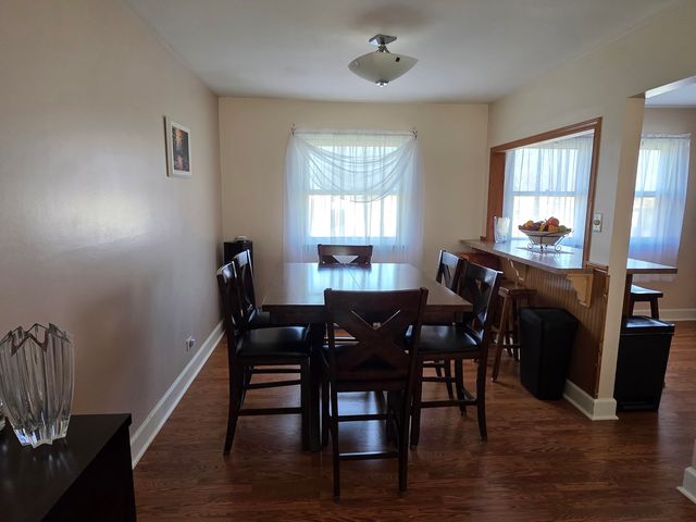 807 W Manor Court W, Glenwood, IL 60425