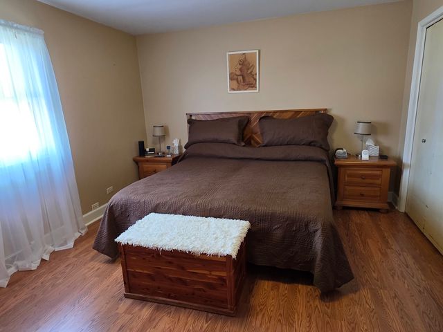 807 W Manor Court W, Glenwood, IL 60425