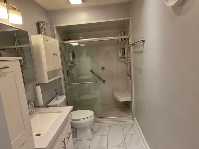 807 W Manor Court W, Glenwood, IL 60425