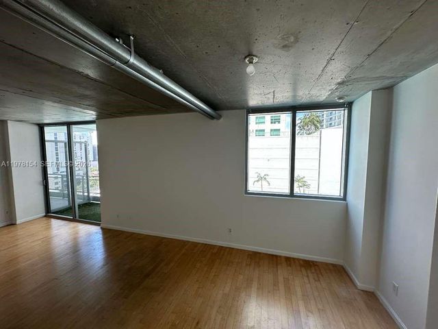 690 SW 1st Ct 1128, Miami, FL 33130