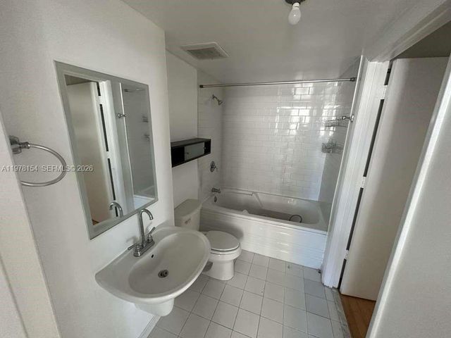 690 SW 1st Ct 1128, Miami, FL 33130