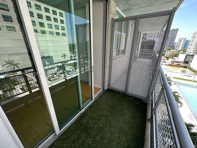 690 SW 1st Ct 1128, Miami, FL 33130