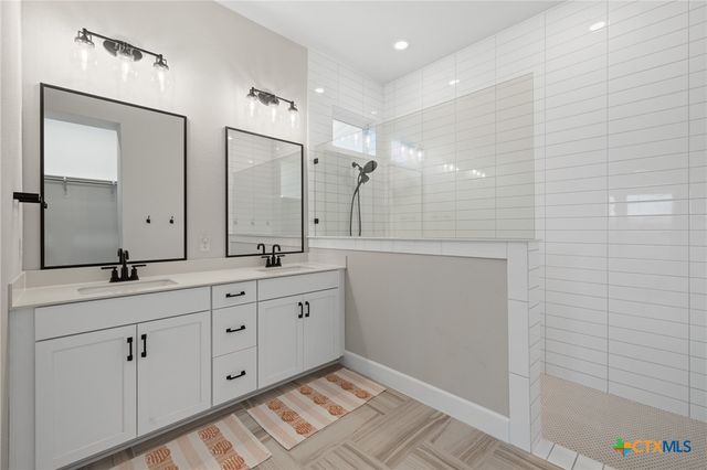 220 Monterey Oak Trail, Georgetown, TX 78628