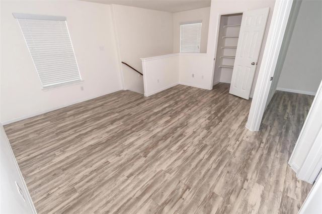2822 Junction Drive, Houston, TX 77045