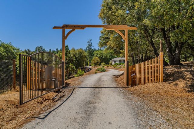 17050 Rams Horn Grade, Volcano, CA 95689