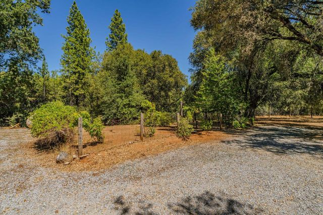 17050 Rams Horn Grade, Volcano, CA 95689