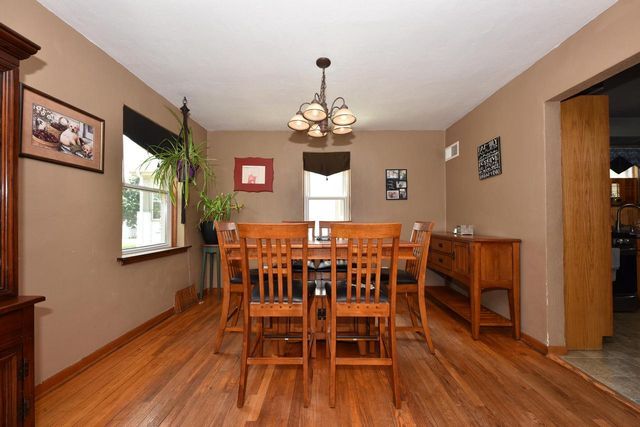 819 S 90th STREET, West Allis, WI 53214