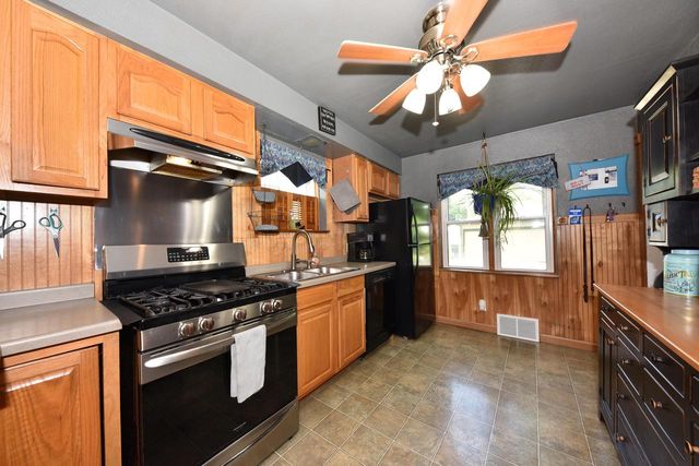 819 S 90th STREET, West Allis, WI 53214
