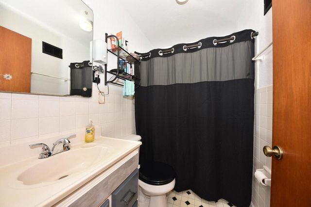 819 S 90th STREET, West Allis, WI 53214