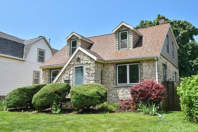 819 S 90th STREET, West Allis, WI 53214