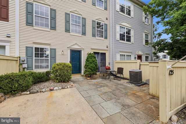 125 HEATHFIELD DR, Frederick, MD 21702