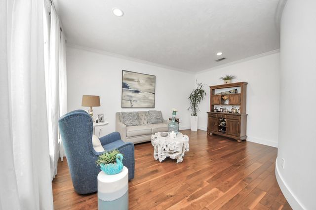 9214 Meadow Branch Court, Houston, TX 77095