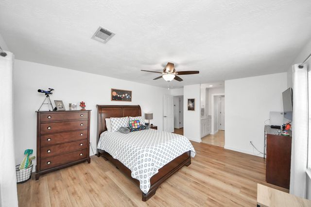 9214 Meadow Branch Court, Houston, TX 77095