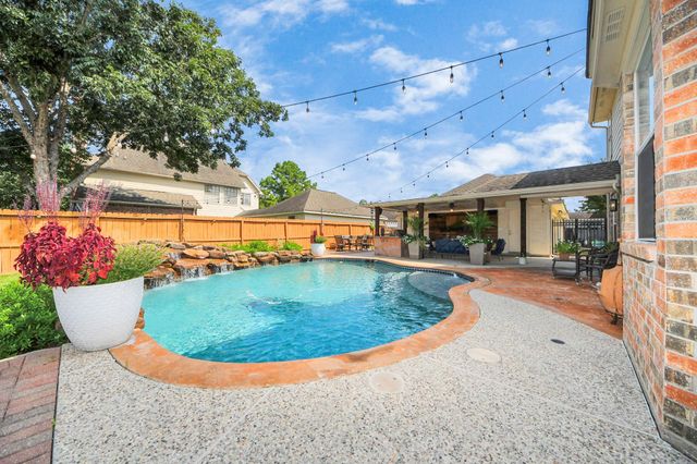 9214 Meadow Branch Court, Houston, TX 77095