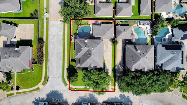 9214 Meadow Branch Court, Houston, TX 77095