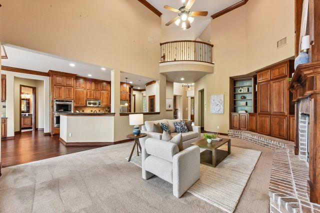 10500 Avery Club DR 10, Austin, TX 78717