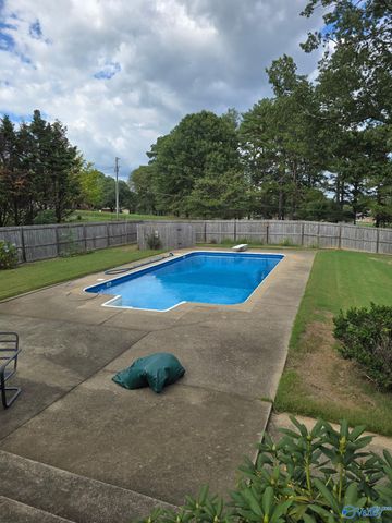 7607 Lakewood Drive, Florence, AL 35634