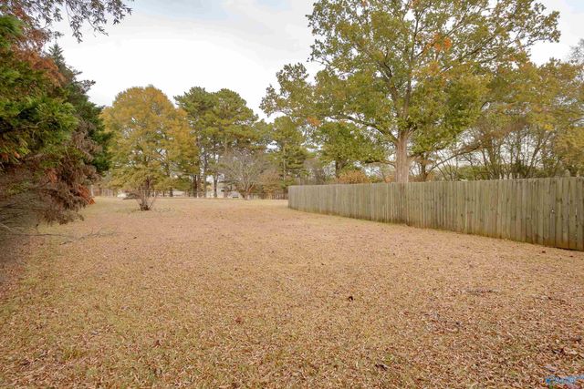 7607 Lakewood Drive, Florence, AL 35634