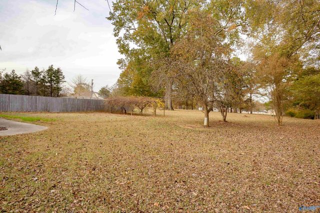 7607 Lakewood Drive, Florence, AL 35634