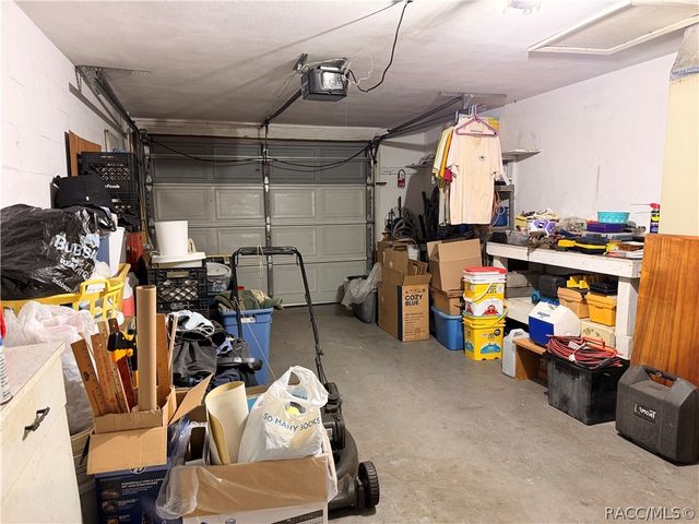 66 S Washington Street, Beverly Hills, FL 34465