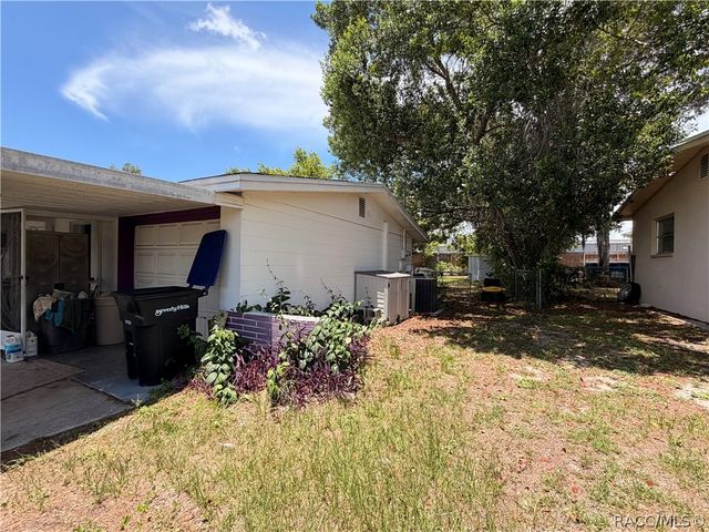 66 S Washington Street, Beverly Hills, FL 34465