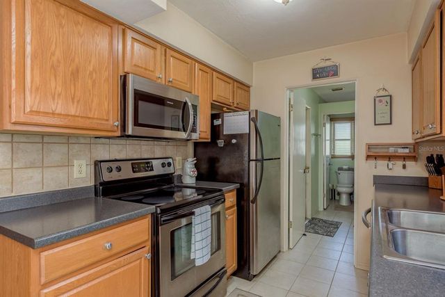 10884 103RD AVENUE, Largo, FL 33778