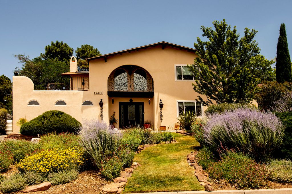 13207 Pinehurst Avenue NE, Albuquerque, NM 87111
