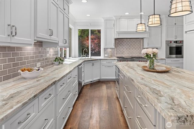 26555 SE 15th Street, Sammamish, WA 98075