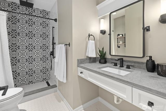 26555 SE 15th Street, Sammamish, WA 98075