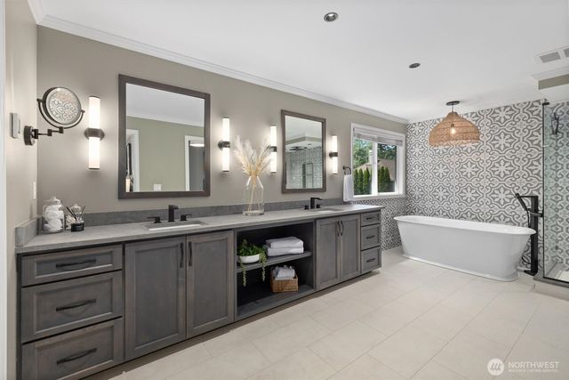 26555 SE 15th Street, Sammamish, WA 98075