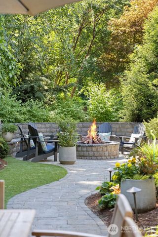 26555 SE 15th Street, Sammamish, WA 98075