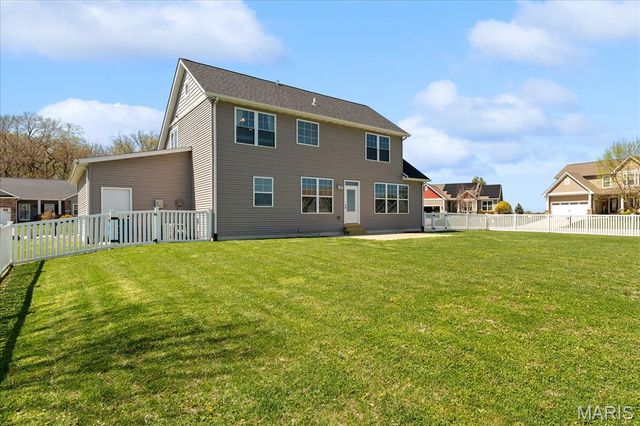 3151 Birmingham Drive, Glen Carbon, IL 62034