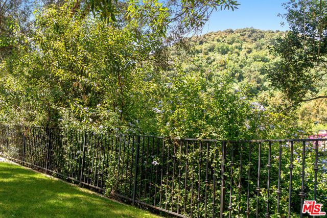 8171 Tianna Road, Los Angeles, CA 90046