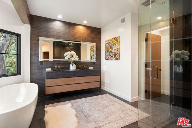 8171 Tianna Road, Los Angeles, CA 90046