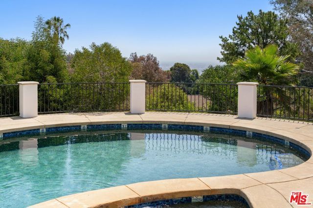 8171 Tianna Road, Los Angeles, CA 90046