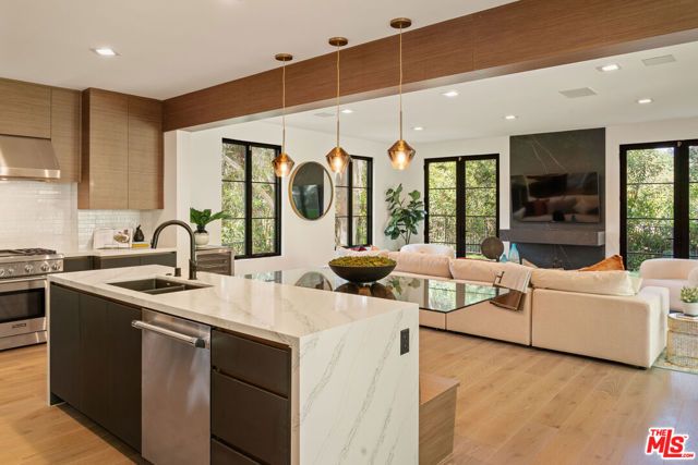 8171 Tianna Road, Los Angeles, CA 90046
