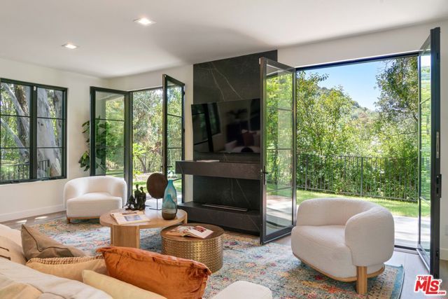 8171 Tianna Road, Los Angeles, CA 90046