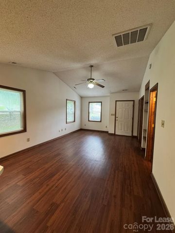 107 Bogey Lane, Mooresville, NC 28117