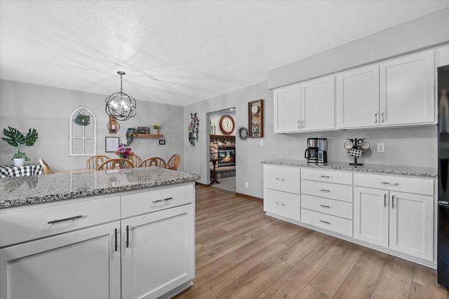 8450 Heritage COURT, Oak Creek, WI 53154