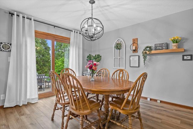 8450 Heritage COURT, Oak Creek, WI 53154