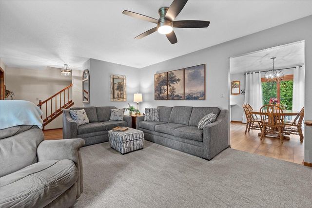 8450 Heritage COURT, Oak Creek, WI 53154