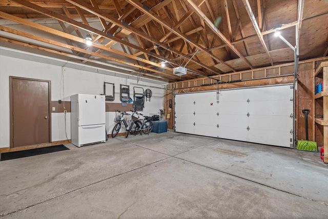 8450 Heritage COURT, Oak Creek, WI 53154