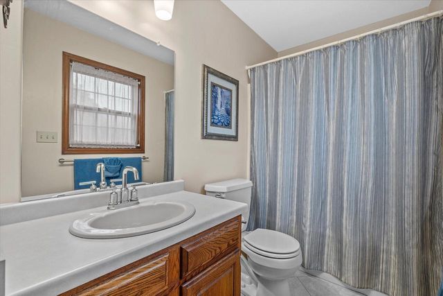 8450 Heritage COURT, Oak Creek, WI 53154
