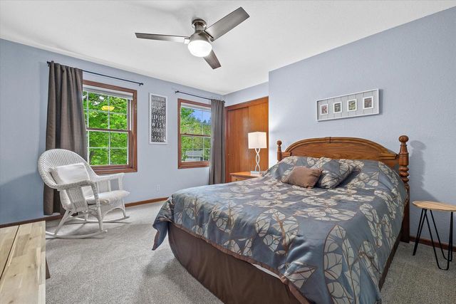 8450 Heritage COURT, Oak Creek, WI 53154