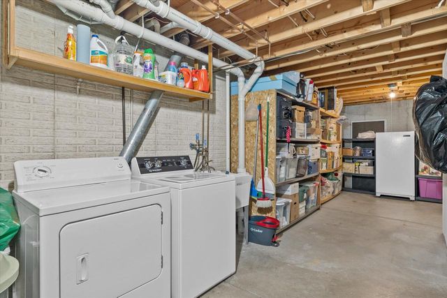 8450 Heritage COURT, Oak Creek, WI 53154